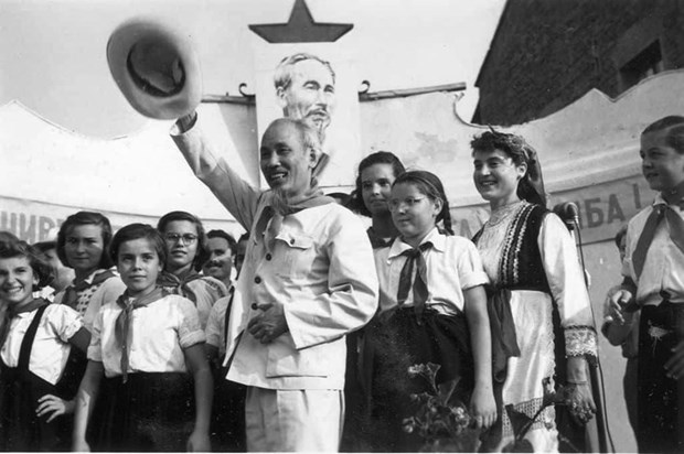 Colloque virtuelle  Poésie, mémoire du Président Hô Chi Minh - une grande personnalité
